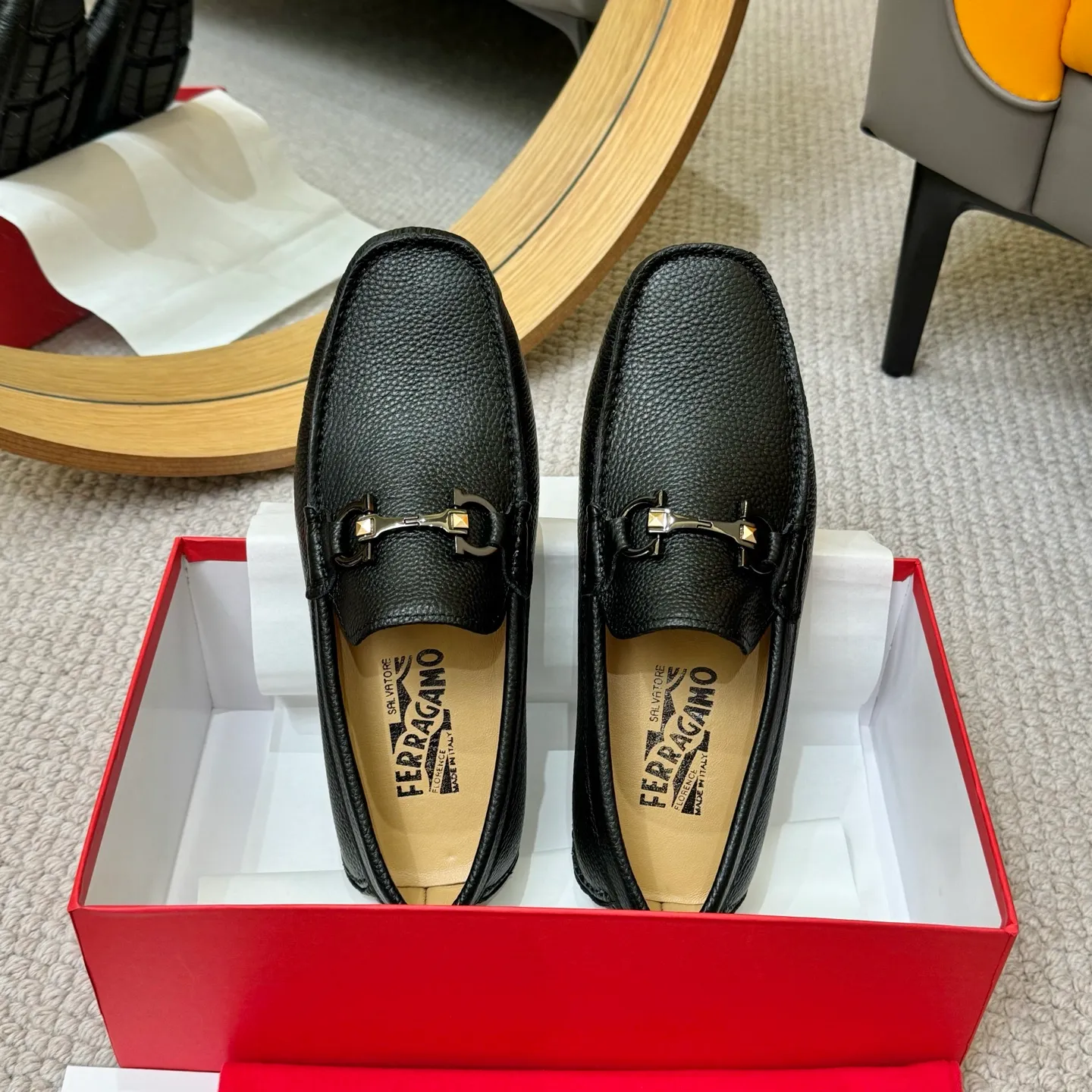 Men's men's shoes 💰420 (Yangli) Ferragamo 〰Ferragamo 2⃣️0⃣️2⃣️5️⃣ New series 👊🏻 Upper 🇮🇹 Italian imported calfskin, original outsole molding. Water-dyed sheepskin lining. The identity of every successful man is set off, and the upper and lower shoes are elegant and stable🚶🏻🚶🏻The high-end custom counter original replica is an eternal classic🔍️Number of codes: 38-46 with counter packaging